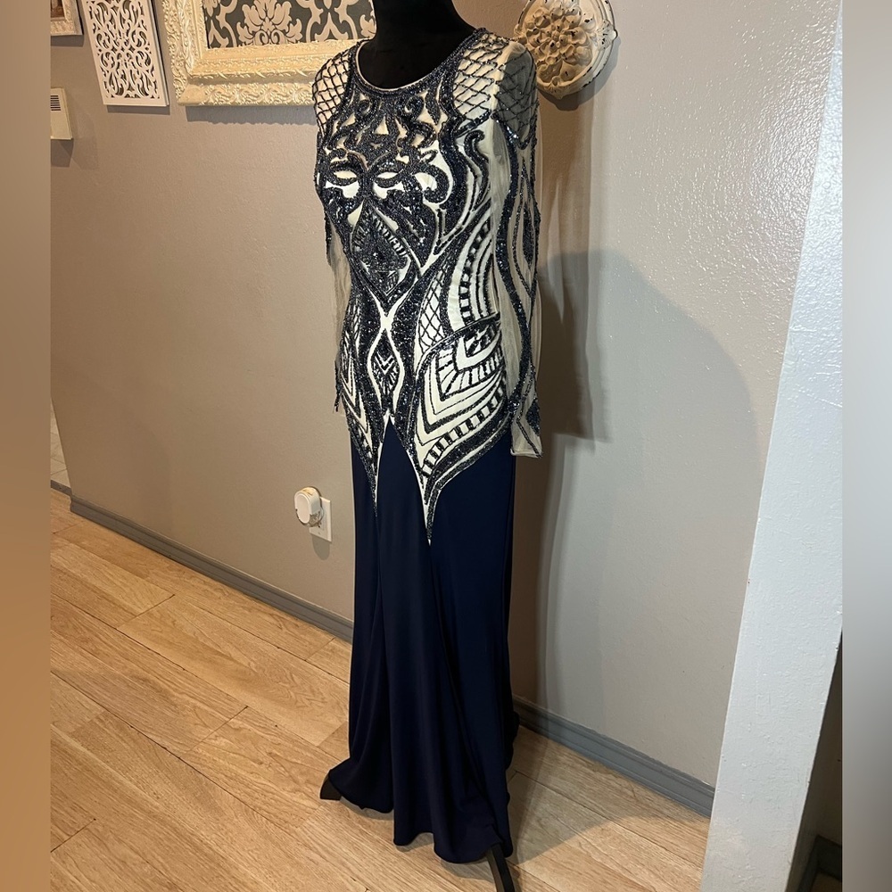 Elegant Atria Couture Navy Blue and Cream Evening Gown - Picture 3 of 14
